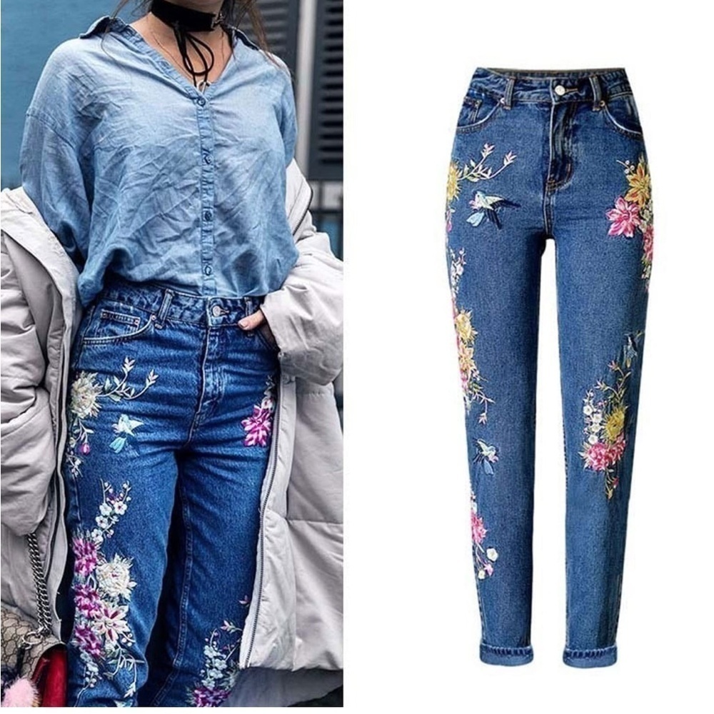 NWOT. Charlie Charlie Charlotte Small Bird Floral Embroidered High-Rise Jeans.